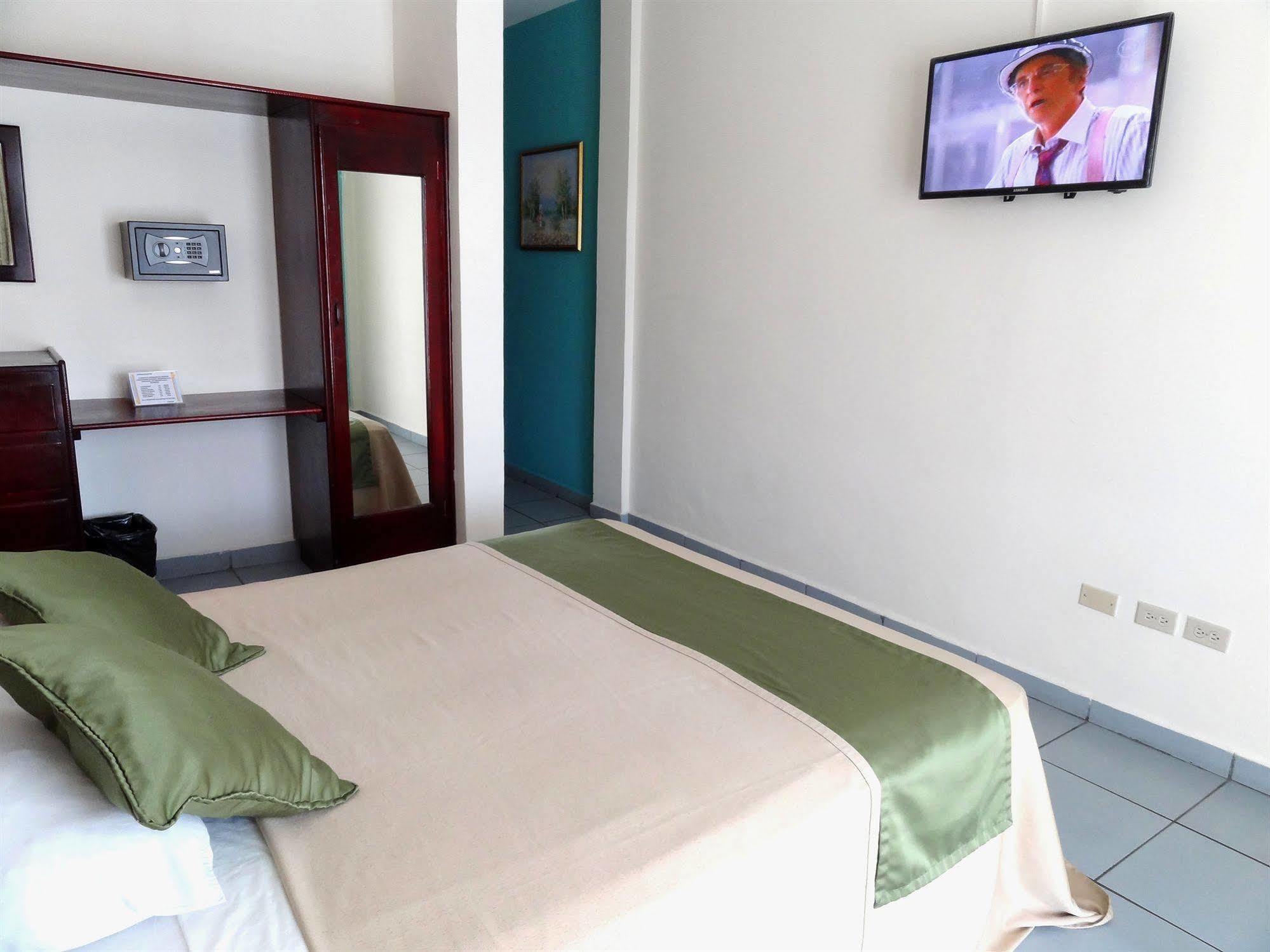 Hotel Costa Azul County Beach Puerto Cortes Buitenkant foto