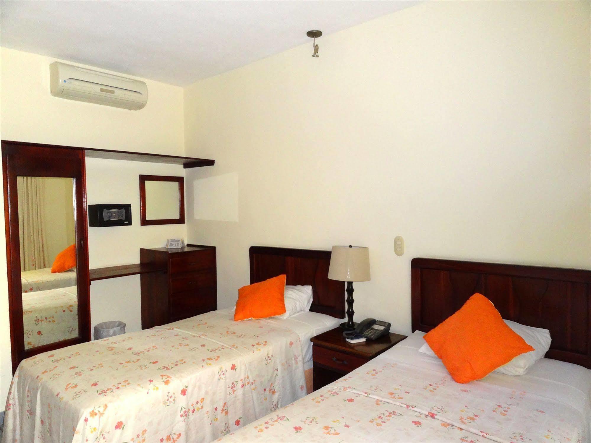 Hotel Costa Azul County Beach Puerto Cortes Buitenkant foto
