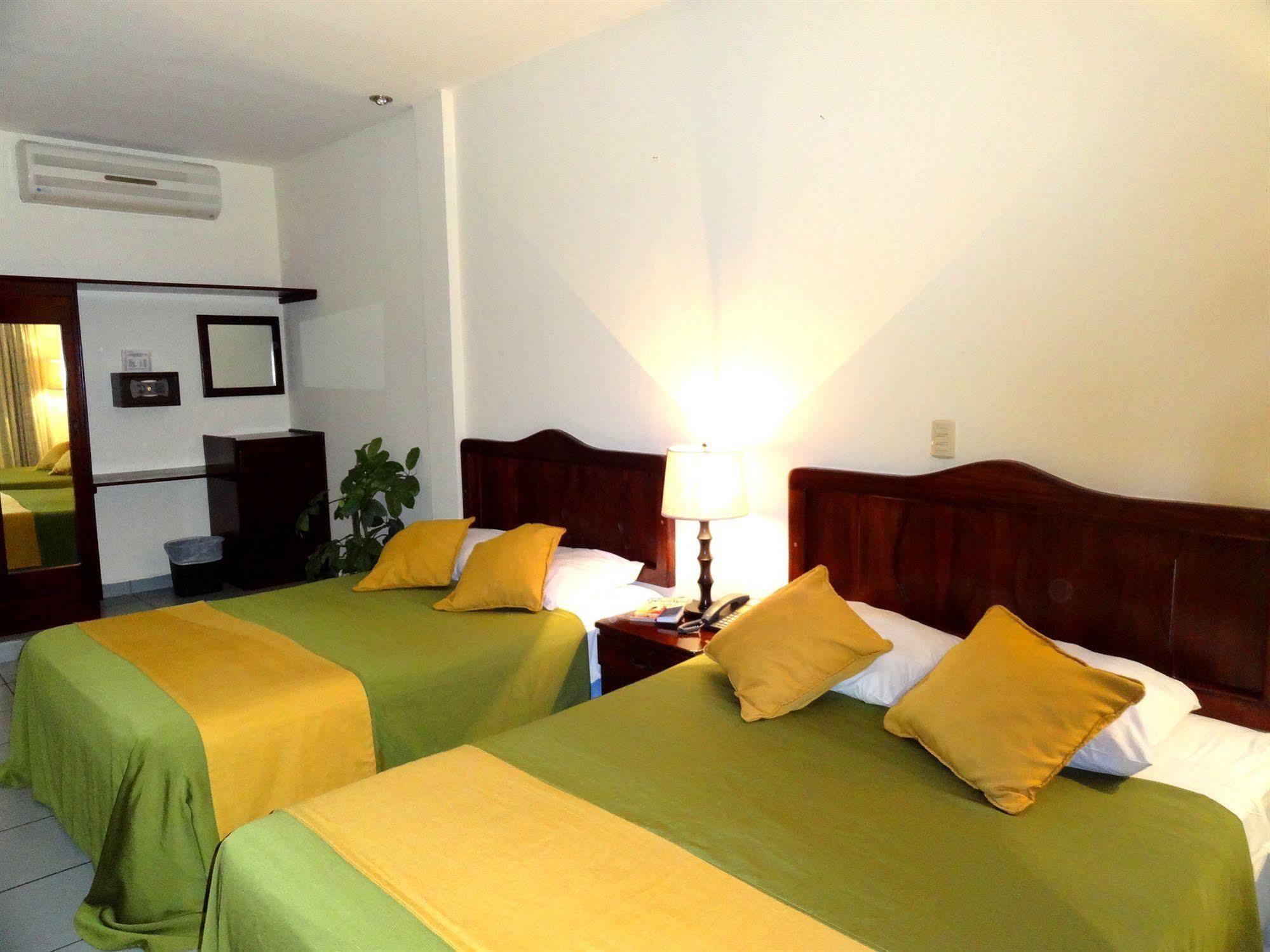 Hotel Costa Azul County Beach Puerto Cortes Buitenkant foto